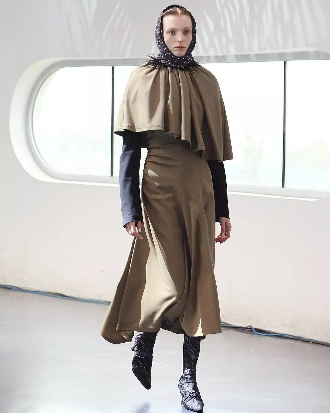 21年秋冬女装流行趋势,21年秋冬女装流行色