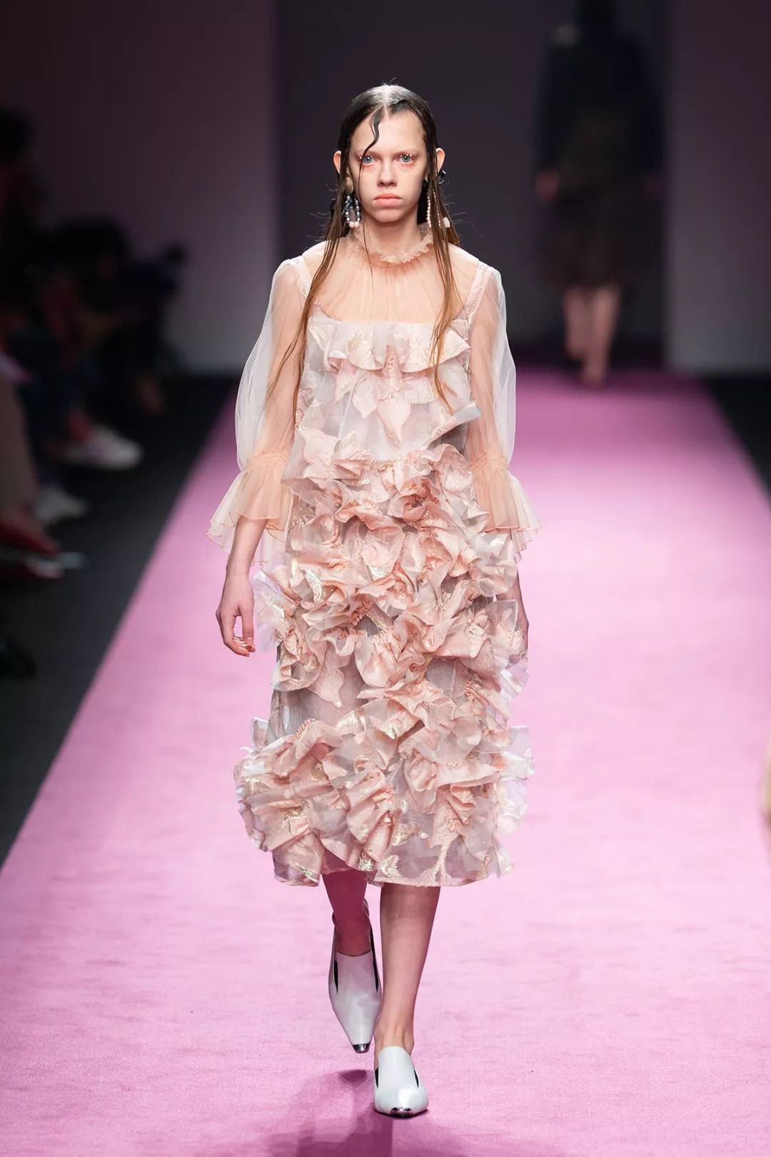 21年秋冬女装流行趋势,21年秋冬女装流行色