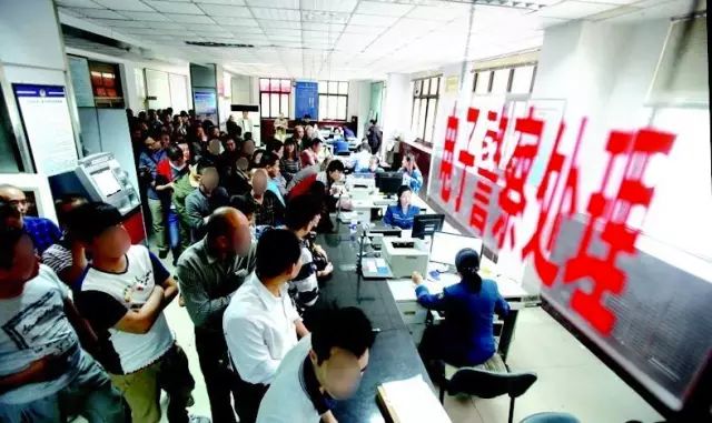 驾驶证换证线上换证需备哪些资料,怎样办理驾驶证期满换证速度快