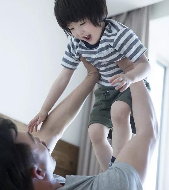 三岁儿童头摔破可见头骨,四川3岁女童被摔颅骨粉碎