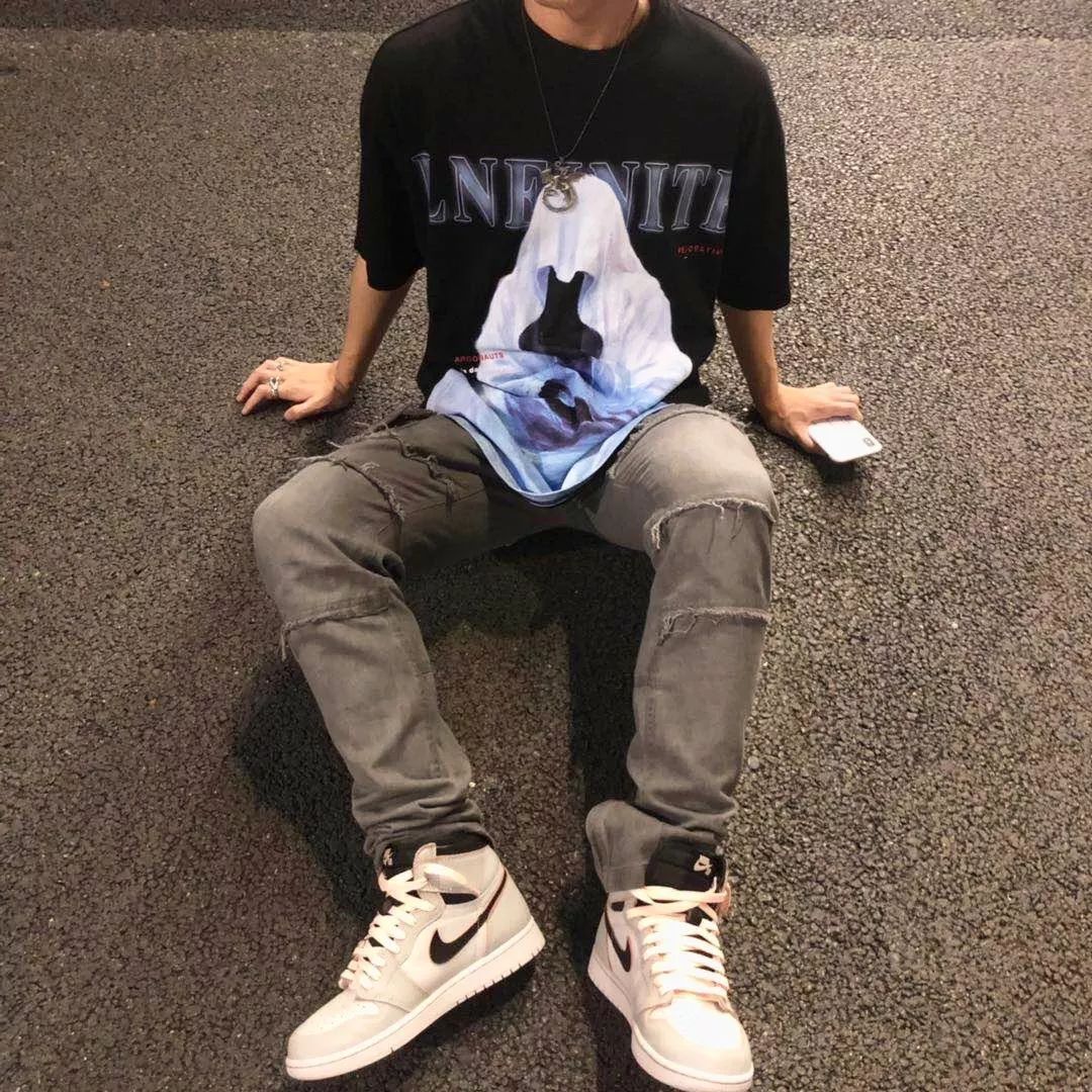 aj1和yeezy满天星,aj和yeezy哪个更容易受欢迎