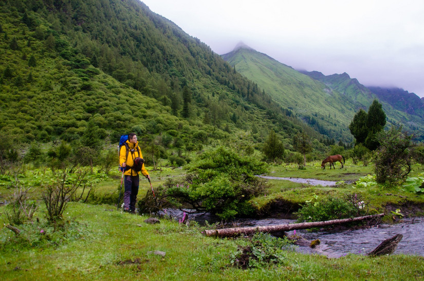冲锋衣透气防水最好的是哪一款,2024年最火的冲锋衣防水防风透气
