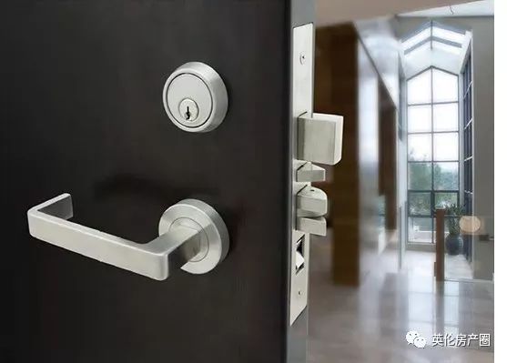 几经寻觅，她终于住进了180度绝版湖景房，但却秒后悔，只因没有做好这件事