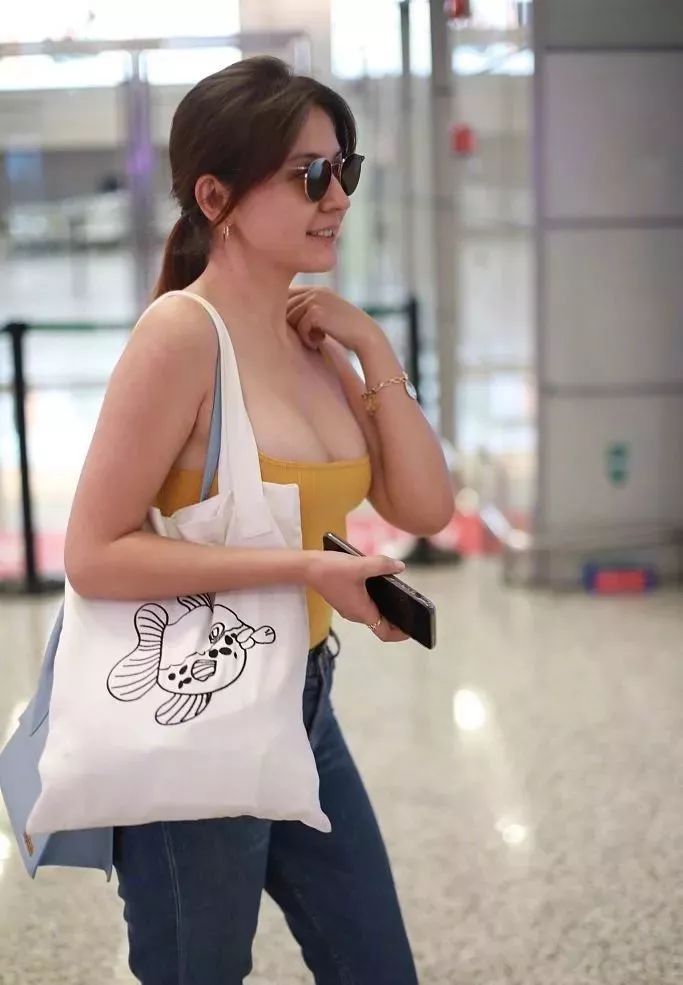 热依扎演绎自信女性的优雅魅力,热依扎已瘦16斤