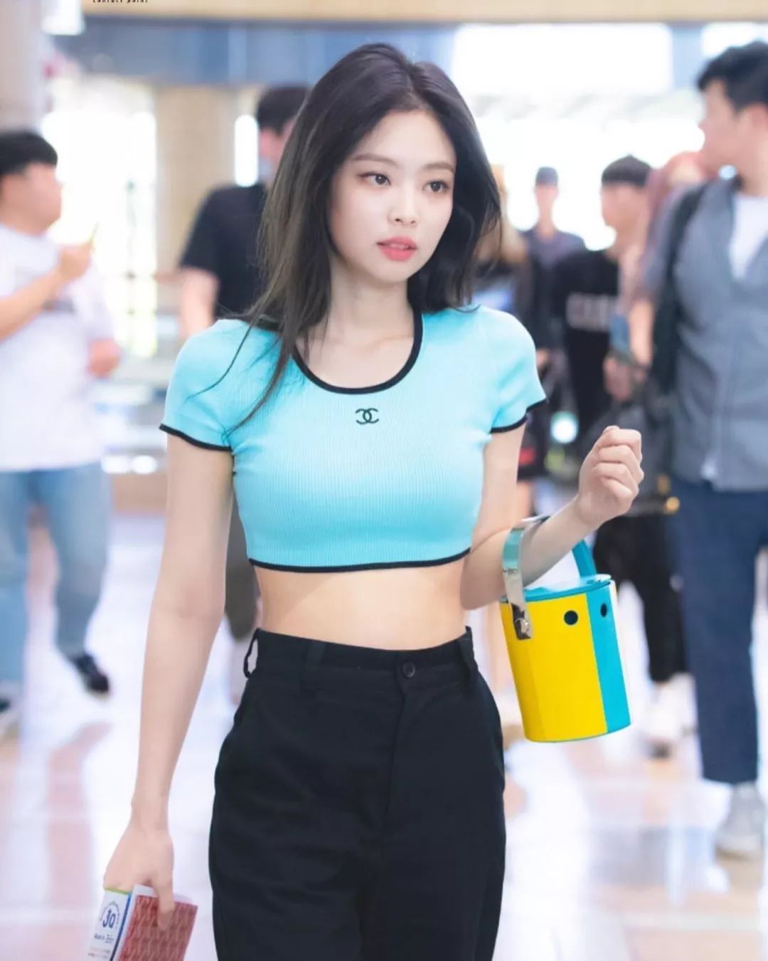 从法式优雅到街头少女，你爱的样子这个降温颜色都有