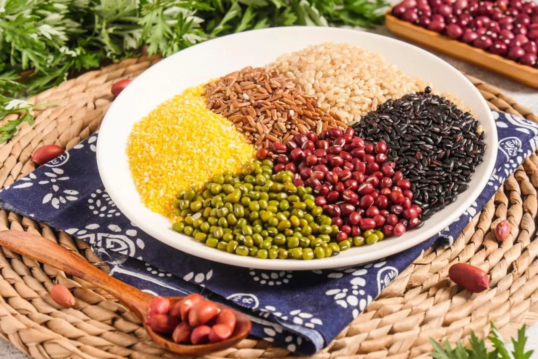 吃什么可以缓解腹胀气,食物治疗肚子胀气的方法