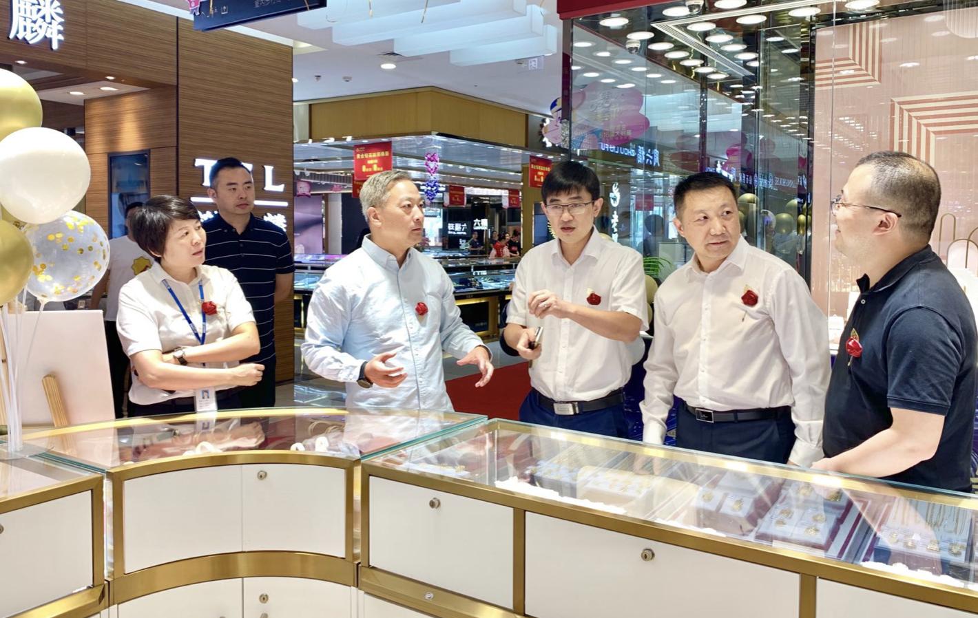 牵手中国黄金,苏宁818开出第一家珠宝自营店