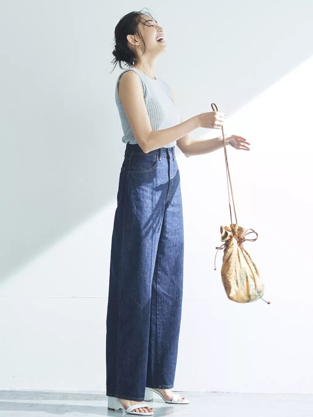 优衣库宽腿廓形牛仔裤搭配,优衣库显腿长的裤子