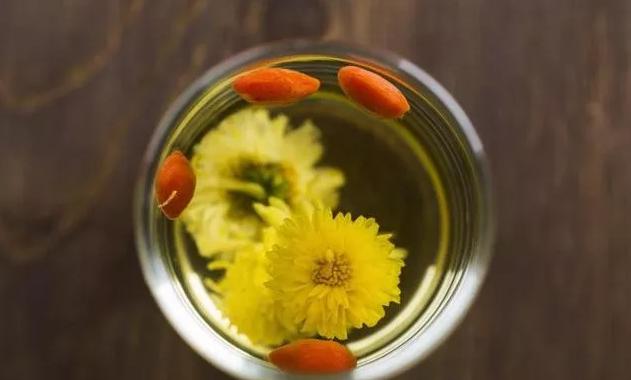 32岁男子突发心梗一个月以后离世,27岁男子突发心梗