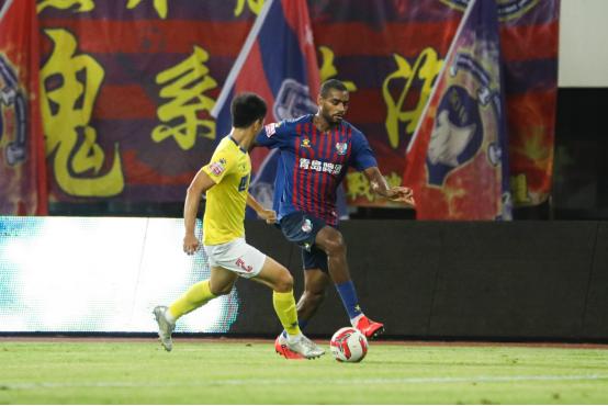 王栋足球比赛视频,王栋青岛足球大赛