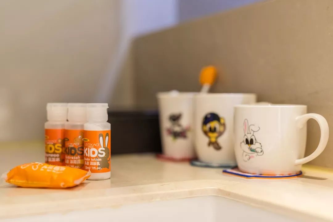 快看！我在小黄鸭帐篷里看到了星空