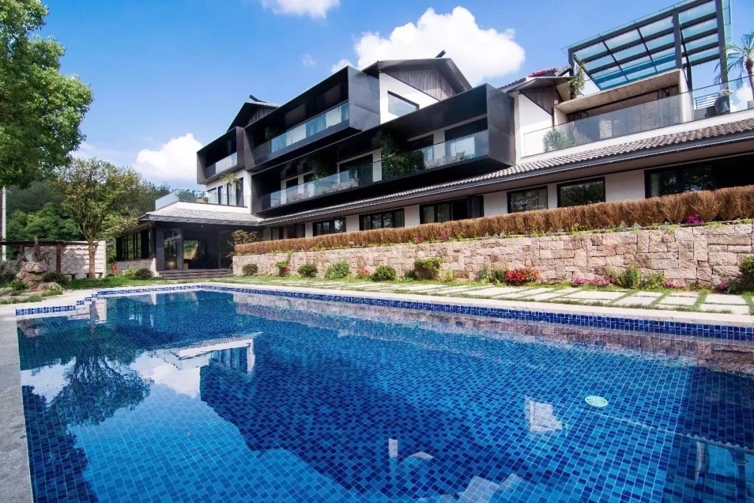 谁说江南无金秋？这座高铁直达的小县城靠一间仙气民宿，就撩到了无数隐居客