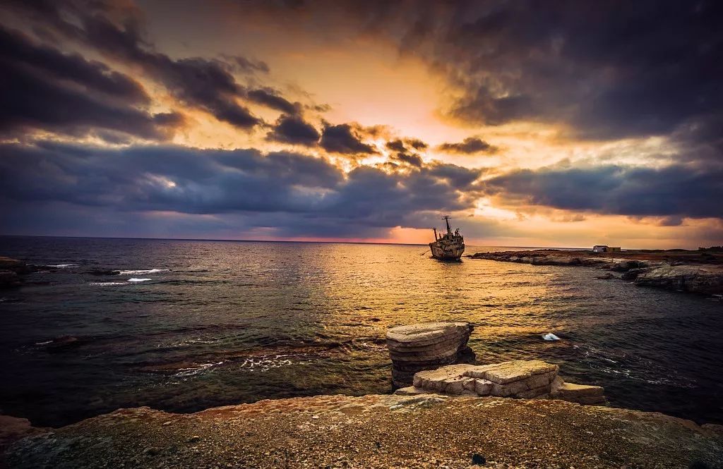 船员劳务合同与船员劳动合同,船员劳务派遣合同范本