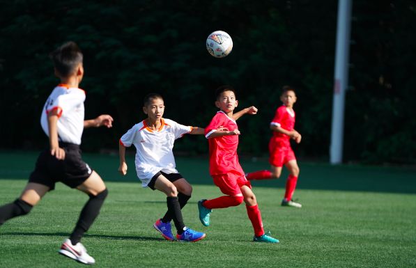 掀翻豪门!打遍华东无敌手!嘉定有一家埋头青训6年的足球俱乐部