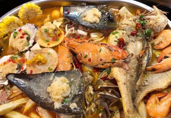 深藏在明发商业广场里的这些“罪恶”之源，大晚上的千万不要去！（上篇）