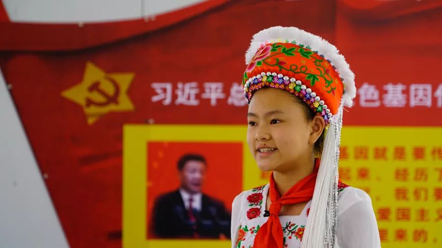 「壮丽70年•奋斗新时代」红色基因代代相传，宾川革命英烈红军小学开学第一课这样上