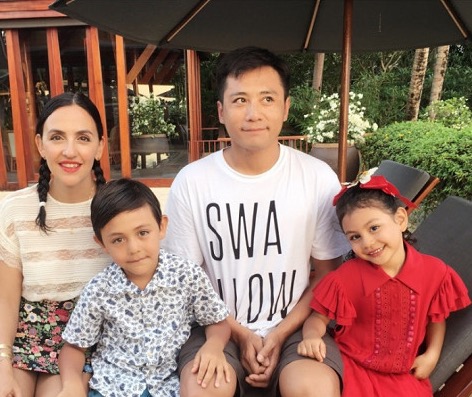 刘烨安娜世纪同台,刘烨安娜悲惨世界同台对视