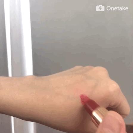 编辑部翻包|90—00的编辑们到底在用什么美妆好物?(一)(文末有福利)