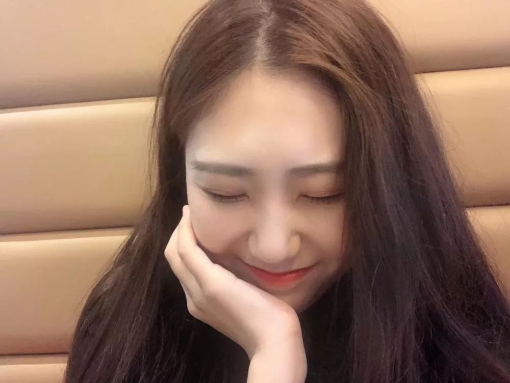 编辑部翻包|90—00的编辑们到底在用什么美妆好物?(一)(文末有福利)