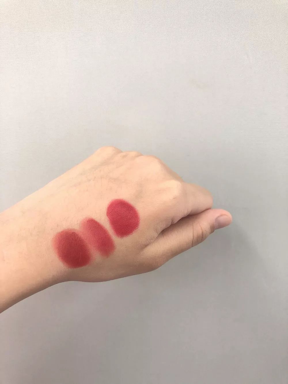 编辑部翻包|90—00的编辑们到底在用什么美妆好物?(一)(文末有福利)