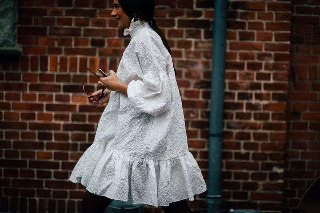 秋冬黑红裙子大码胖mm显瘦遮肉,今年最火的裙子显瘦遮肉