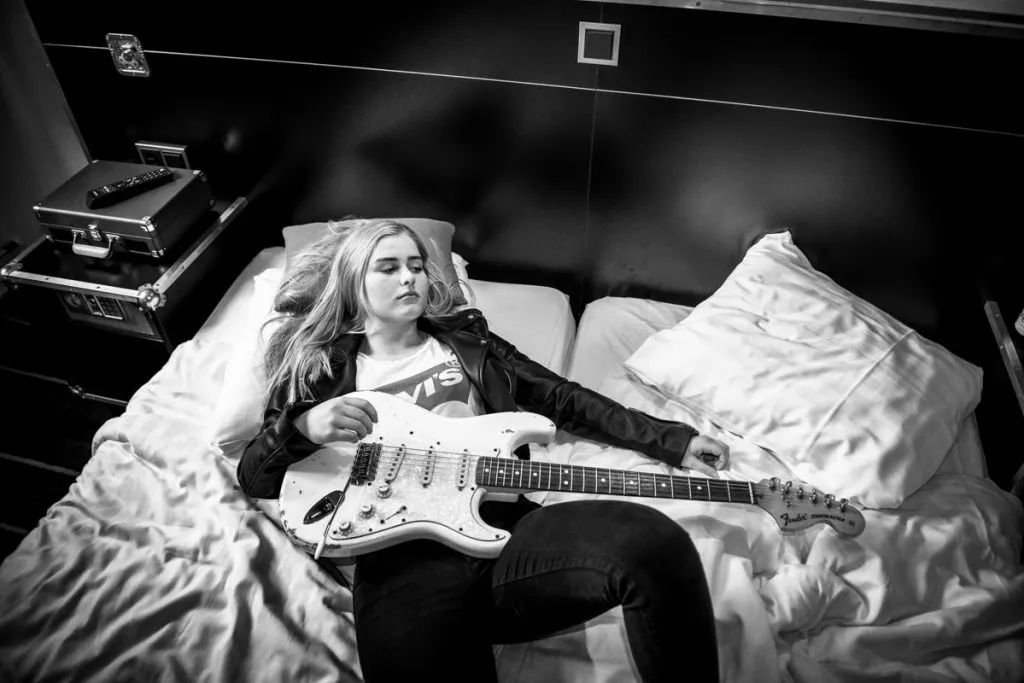 黑胶、吉他、音响齐入梦！在这些酒店与音乐*眠同**