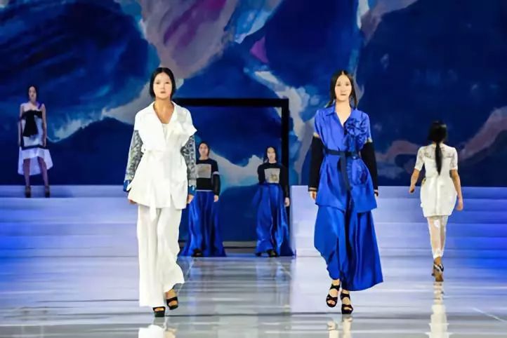 马上！疯狂福利免费送送送！澳中经贸博览年度盛会惊艳墨尔本会展中心！大咖讲座，超级美秀等你来撩⋯