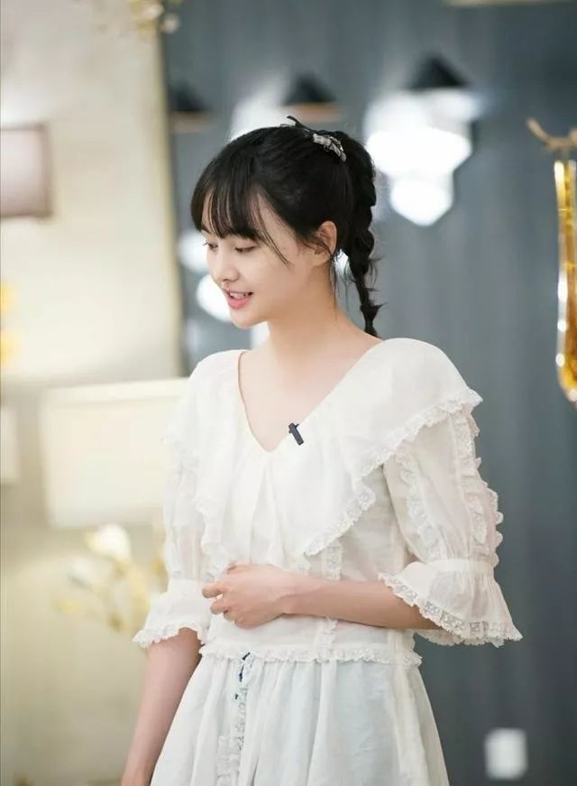 四款专属秋冬的慵懒发型,秋冬新款慵懒风宽松温柔