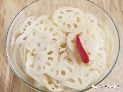 醋藕片怎么炒才好吃又脆又好看,没胃口试试几道开胃菜