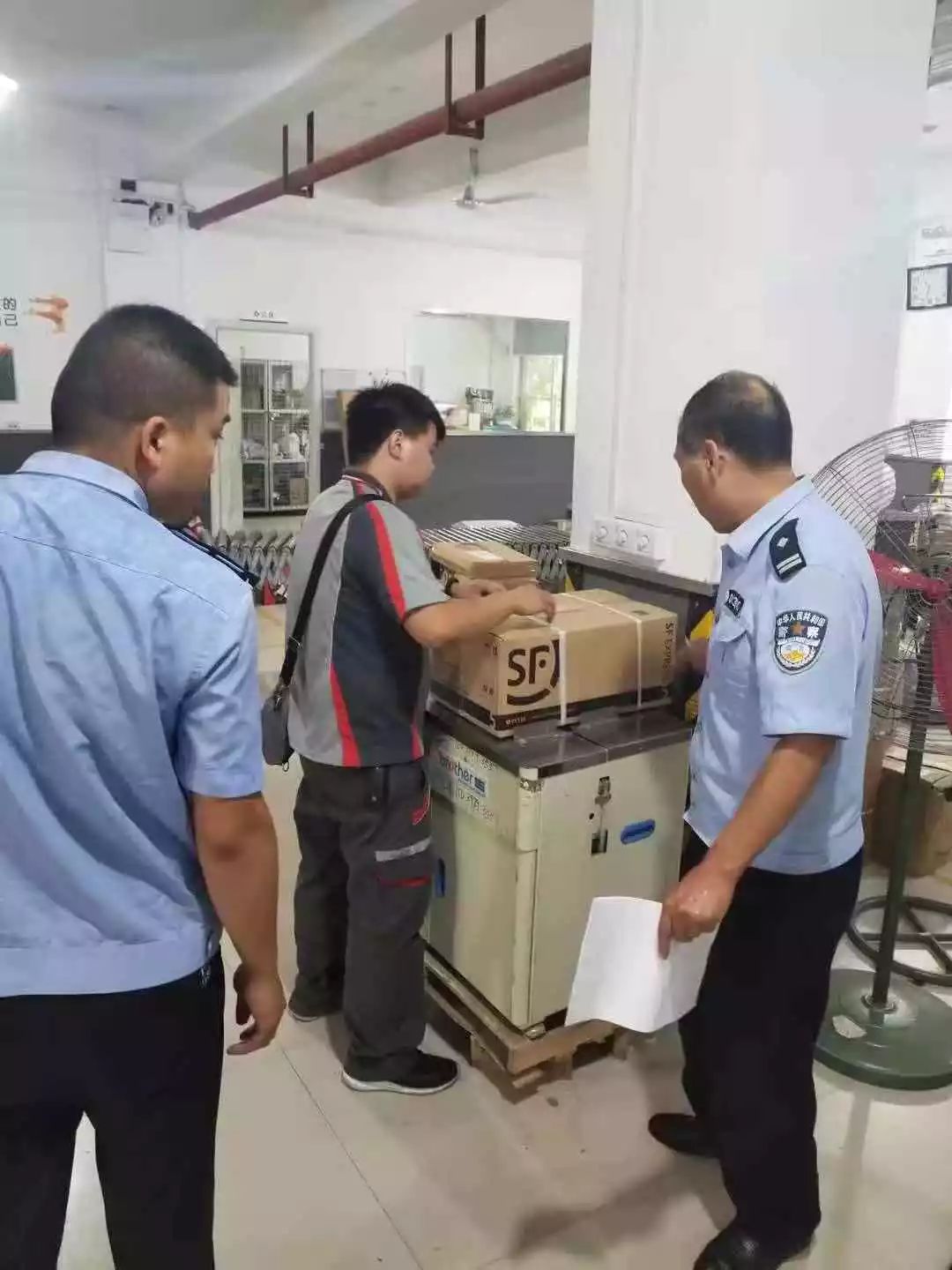 中秋我在岗公安团圆饭,中秋佳节我在岗万家灯火我守护