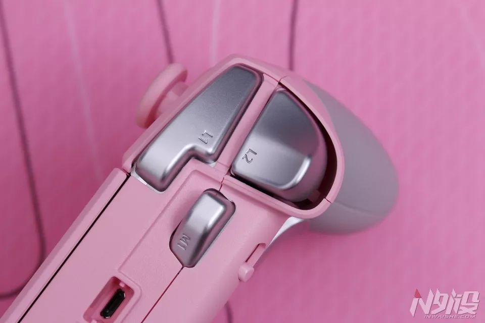 雷蛇razer游戏手柄测评,razer雷蛇飓兽竞技版ps4手柄