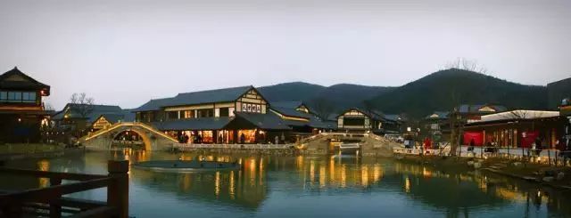 拈花湾历史背景,灵山小镇拈花湾案例解读