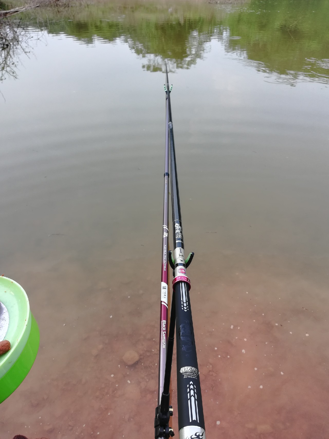 兄弟齐心不轻言放弃排除困难最终得圆满