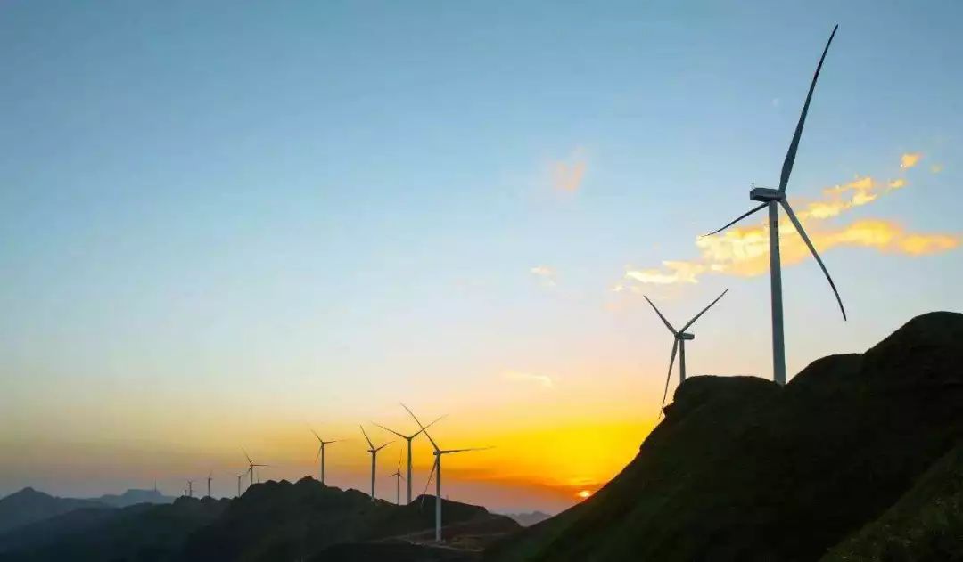 周末陪家人游大自然,周末陪家人到郊外游玩