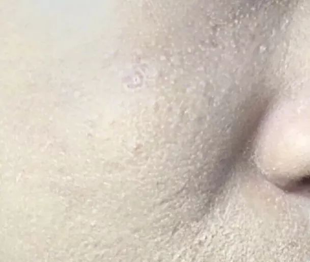 贵妇面膜wemi黄金胶原臻颜软膜,补水到爆炸一款日本的隐藏面膜