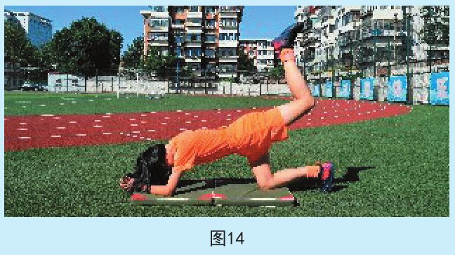 青少年足球教学与训练问题,小学足球体能和力量训练方法