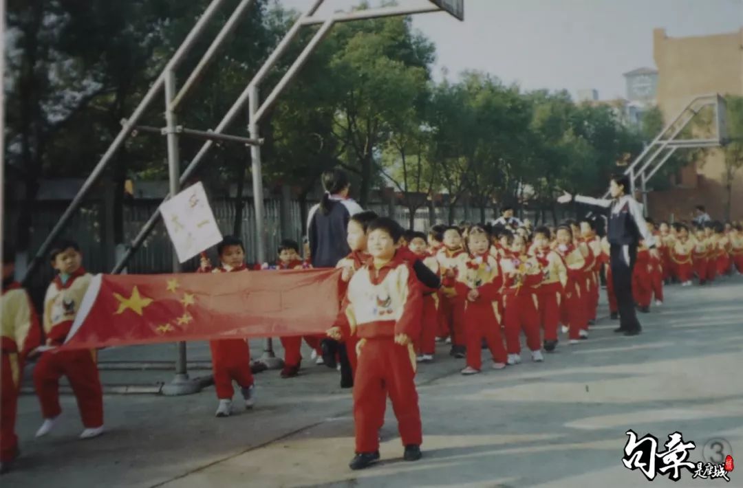 东横街老店的最后一天，我回到了中城小学