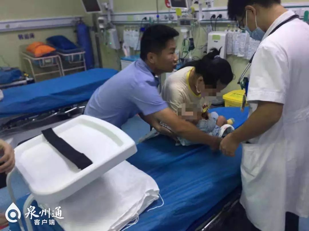 三岁男童患重症父亲急筹治疗,男童突发疾病父亲急哭了交警开道