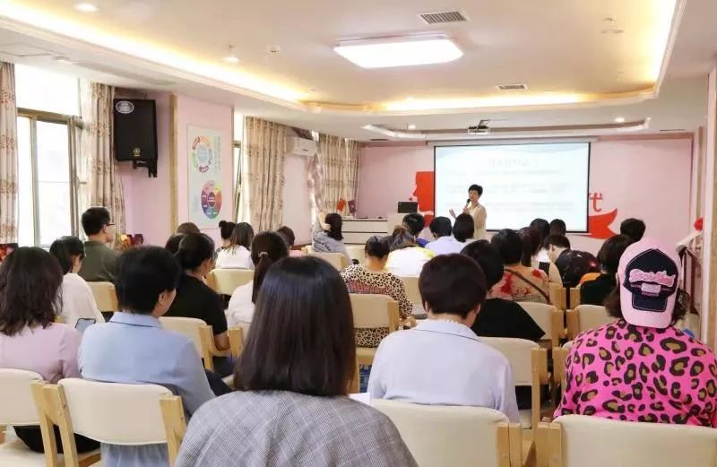 妇联十大暖心活动,妇联开展关爱服务行动