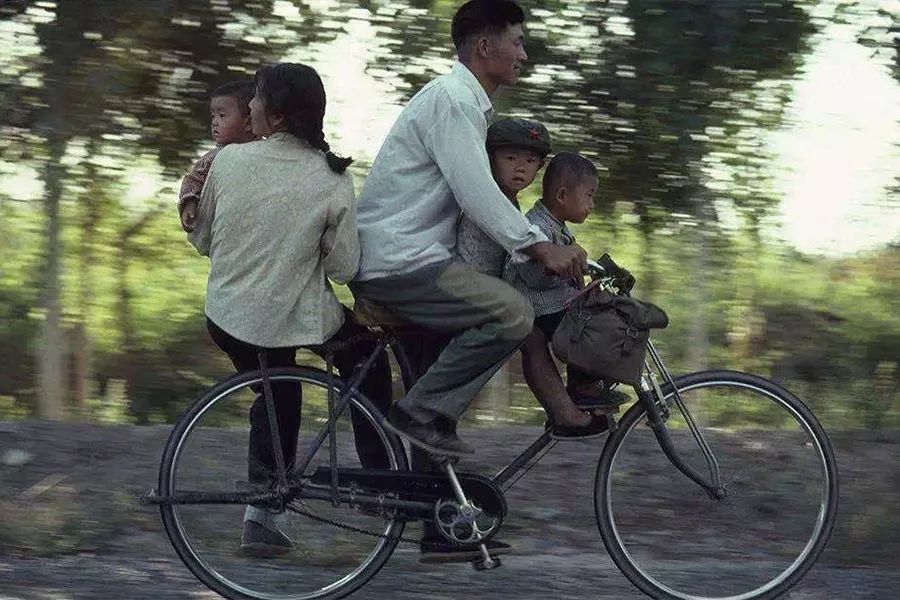 中国人为什么爱穿背心,中国人为什么那么爱奢侈品