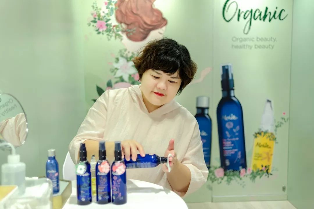 水润瓷肌,白瓷肌护肤