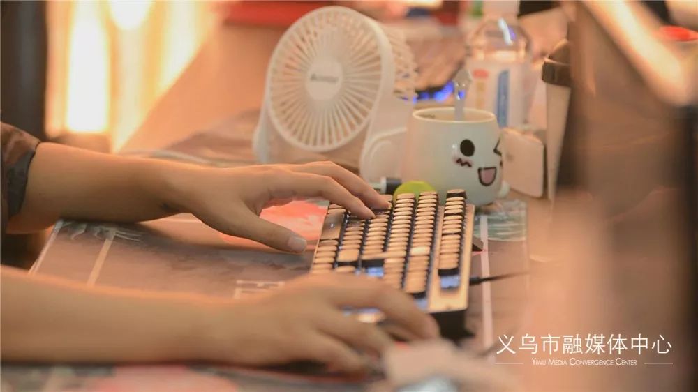 刚入行美工如何提升自己,美工自学教程从零开始