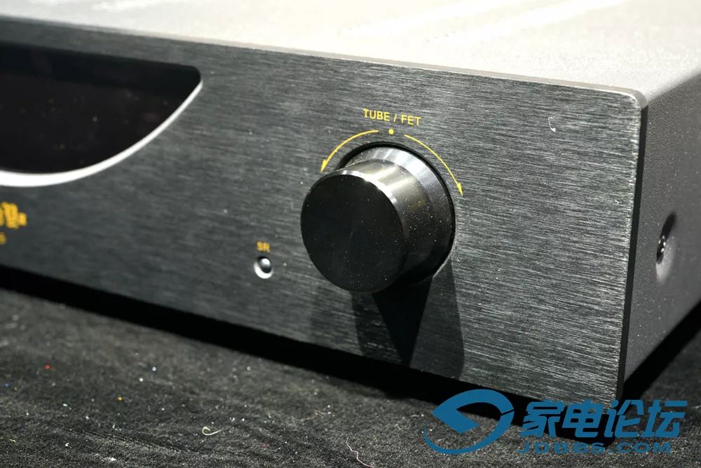 全能的解码“妖精”：声雅DAC25胆石结合解码器