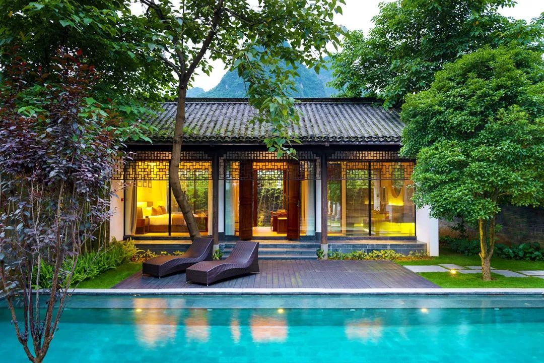 国庆在阳朔度过了不输巴厘岛的假期,全因这家藏在秘境山水里的宝藏酒店