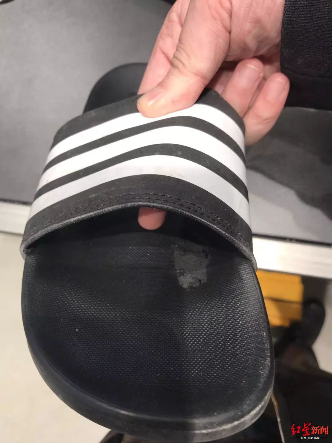 阿迪达斯300元一双鞋,一双阿迪达斯拖鞋能穿多久