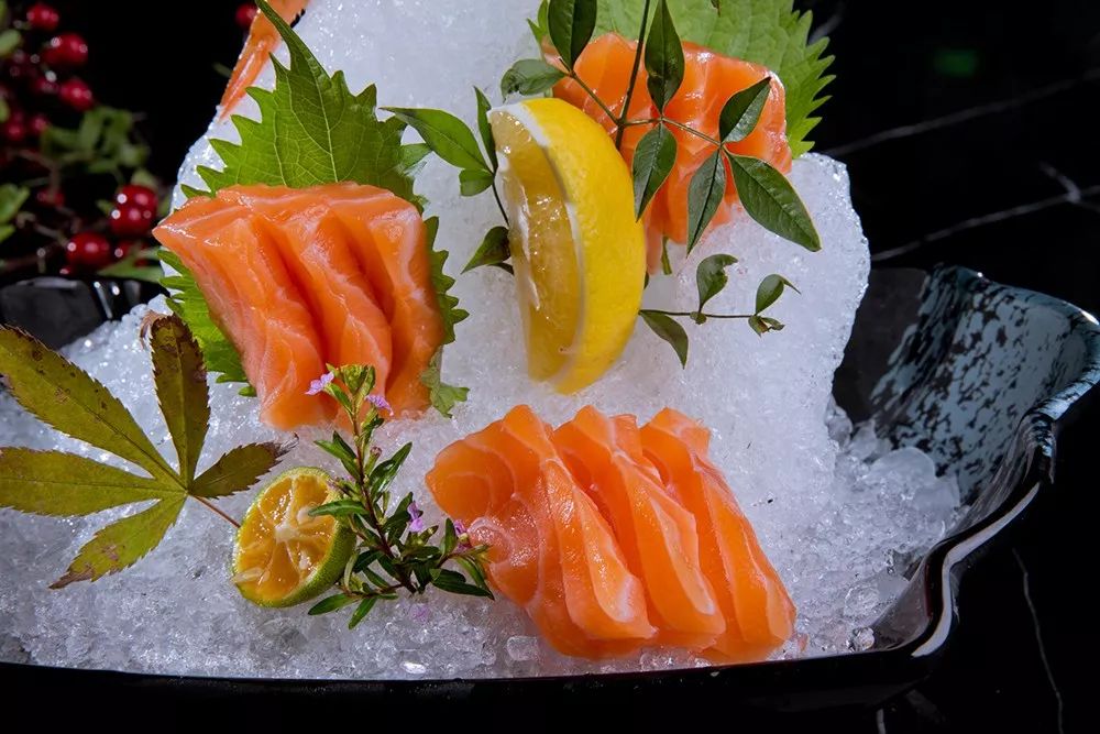 墙裂推荐！200+能吃2000+的美食，不限量供应法式鹅肝鲍鱼牡丹虾的高逼格自助终于登陆遂宁了！（文未抢优惠券）