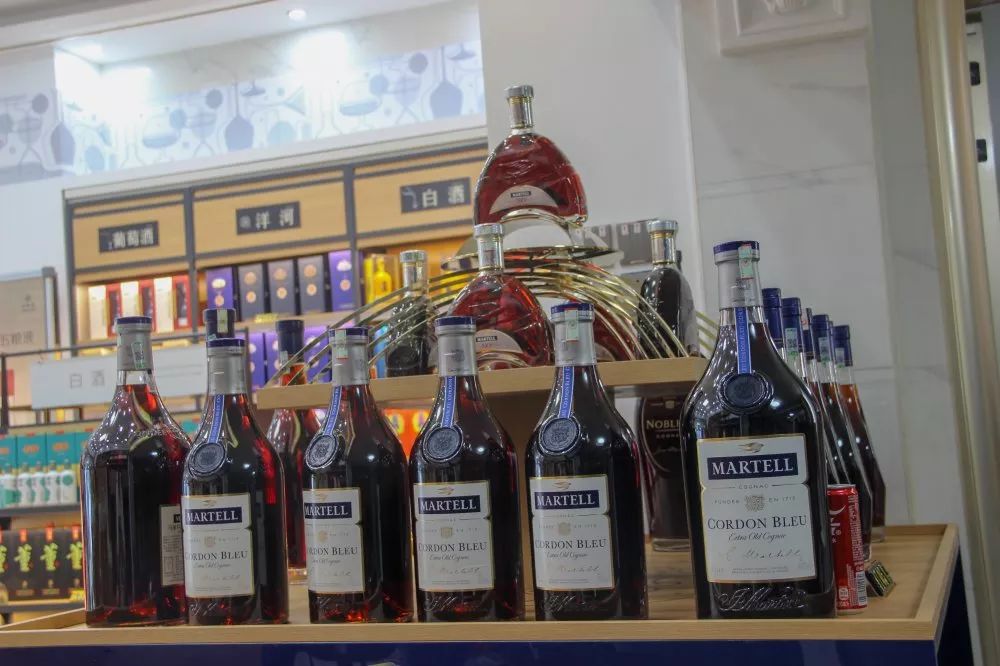 进门被吓到！安溪二环路新开了家酒庄竟然如此豪华，满眼都是……