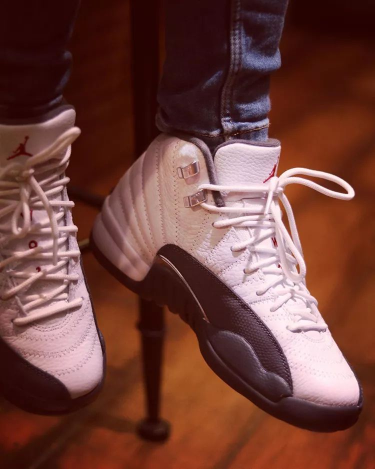 aj11黑红low2017发售,aj1mid万圣节黑红刺绣