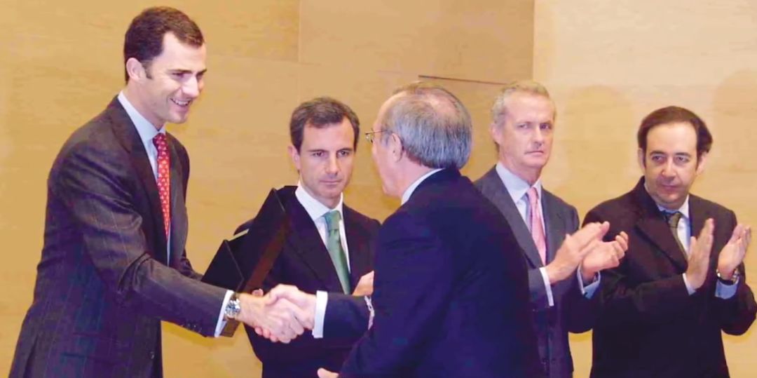 可煎可炒可炖的一款多功能锅,这款多功能锅可蒸可烤可煮