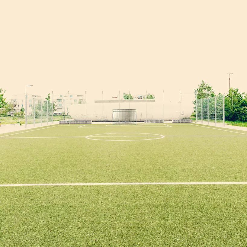 球门里的球,球门里防守守门员